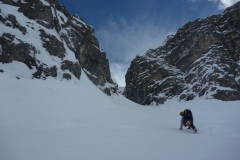 Dann noch 20 Minten abklettern zum Skidepot