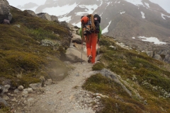 Zustieg zum Biwak im Regen. Wir finden den Pfad um die Piedra del Fraile zu umgehen und damit die 150 Pesen "Eintritt" zu sparen auf Anhieb
