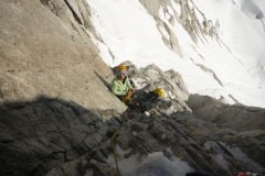 Das gute an der Austriaca: am ersten Stand im Fels kann man das ganze Eismaterial deponieren und recht leicht weiterklettern