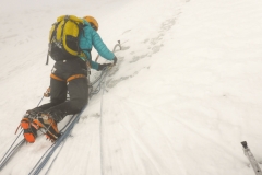 Nahezu perfekte Bedingungen: Etwas Schneeauflage, leider sprödes Eis mit vielen Dinnerplates. Sorry an die Seilschaft unter uns, das war nicht zu vermeiden:(