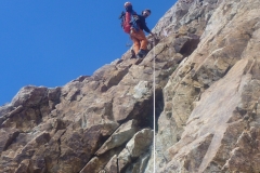 Zur Westseite der Laguna de los Tres entlag der Fixseile