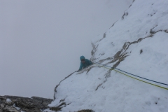 Weiter gehts, ein Riesenspass im Schnee! Ich baue einen Verhauer, peinlich trotz Spuren und muss improvisieren...das kostet Zeit
