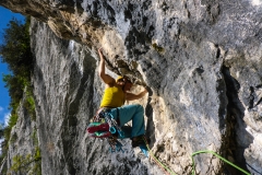 Nach einem Tag Sportklettern wollten wir zur Via Speranza am Monte Brento. Leider waren wir nicht die ersten und wollten das (Steinschlag)Risiko nicht tragen. Ausweichziel war die Sette Muri an er San Paolo Wand. Startet mit einem eher unangenehmen Aufrichter