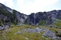 ...und dann eine gefühlte Ewigkeit über den Kainzen Hochleger und die Kainzenalm zum Wirtshaus in der Au. Hier hatten wir die Räder deponiert und rollen mit nem fetten Grinsen zu Bus und Bier
