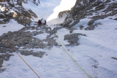 Wir kommen au das Schneefeld nach der zweiten Länge und es sieht sehr trocken aus. Kein Eis