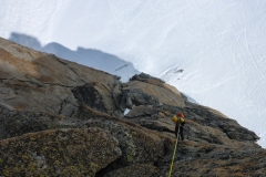 Runter gehts entlang der Route an gebohrten Ständen