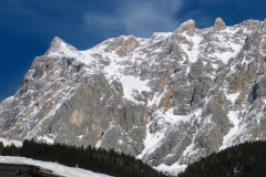 Hier nochmal ein grossteil der Neuen Welt im Detail. Ich meine das es vor 4 Wochen noch mehr Schnee hatte...