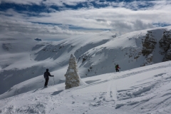 Das Wetter spielt endlich mit, Schnee passt. Lawinenlage mahnt zum aufpassen, dennoch alles vertretbar. Also los ins Vl Lastzis und dann ins Val Mezdi
