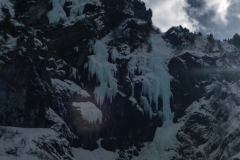 Der Eisaufbau ist noch recht gut. Dusche an zwei Stellen inklusive