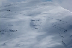 zum dritten mal rauf, und rüber zum Canale Holzer. Wir schmunzeln über den Andrang Richtung Piz Boe und Val Mezdi. Wir waren bei all unseren Abfahrten ganz allein...