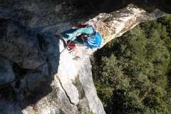 Eine schöne Route durch Wände, Verschneidungen und Risse. Sehr abwechslungsreich und erstaunlich wenig abgeklettert