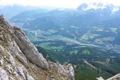 Nach 4 oder 5 Seillängen im Bruch ohne irgendeinen Hinweis auf eine Route seilen wir ab...