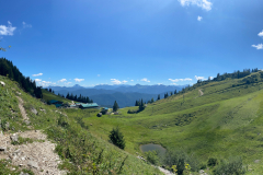 Blick von den Routen auf die Stiealm und bis zum Großglockner