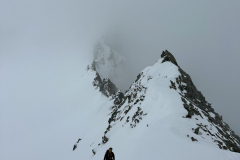 am Ende wars dann aber doch viel Nebel. Schnee ist in Ordnung, 15cm frischer nur wenig vom Wind beeinflusster Pulver