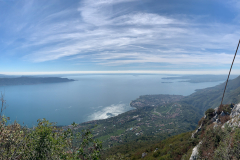 Im Abstieg auf die gelb/weissen Markierungen achten. Kommen keine ist man falsch