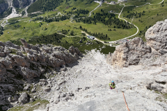 Im unteren Teil meist über Platten
