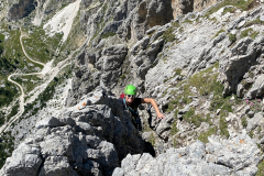 Ausstieg am Col dei Bos. Runter gehts über den Abstieg des Klettersteigs.