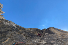 Die "super Verschneidung" hat ihren Namen verdient. Prädikat: beste Seillänge seit langem. Wer zusätzlich zu den Bolts in ca. 5m Abstand sichern will braucht wohl C4#2 und 3