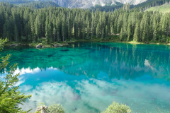 Wir radeln von Eggen, vorbei am wirklich feinen karersee. Morgens um kurz nach 8 noch ruhig, am Rückweg Mega was los...