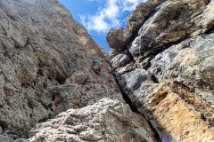 Fels ist immer fest und erstaunlich wenig abgeklettert. Tolle Kletterei