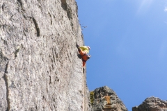 Brichelito (6c), ebenfalls im Sektor La Plava Verde. Recht filigrane Kletterei entlang einer Wasserrille
