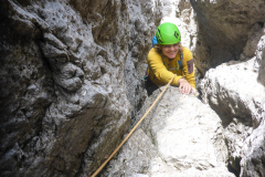 Im Durchschlupf. Hier ist ein Zwischenstang eingerichtet, den tät ich wegen Reibung auch nehmen