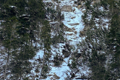 vom Zustieg gesehen. Wenig Schnee aber dann doch grade so viel Eis das ich mal reinschauen wollte