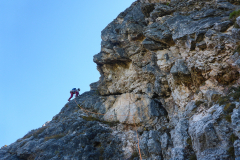 Im unteren Teil...eher splittrig bis brüchig