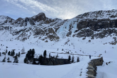 Zustieg mit Ski in kaum einer halben Stunde von der Zufallhütte. Im Foto auf Bersteigen.com ist vergleichsweise wenig Eis