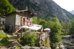 Das Bier gibts in einem gemütlichen Agritourismo...