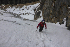 Der Einstieg in die Route ist gerade perfekt zu stapfen. Sehr komprimierter Schnee, nahezu kein Eis