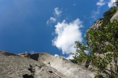 6. Länge unter dem Überhang. Für den Nachsteiger ist ein kleiner Swing von Vorteil