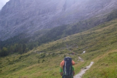 Auf dem Weg zur Ostegghütte. Zunächst von der Station Alpiglen unterm Eiger nach Osten...