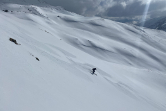 Dafür Mittags in den Südwesthängen zum Schliningpass hinunter nahezu Firn