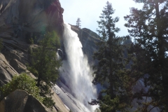 nach einer Stunde steht man unter dem gewaltigen Nevada Fall
