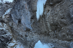 Ok, das die Säule nicht durchgewachsen ist war klar, das wäre zu viel des Guten gewesen