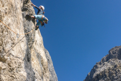 Nummer zwei geht dann auch gleich genauso, aber steiler weiter (6b(+))